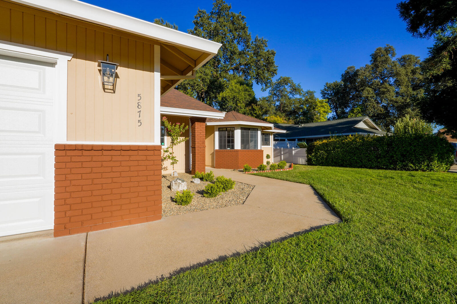 Property Photo: 5875 Farm House Lane CA 96001