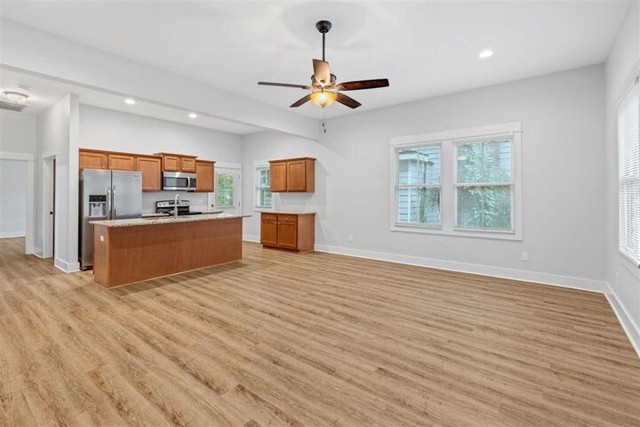 Property Photo:  707 Division Street B  LA 70601 