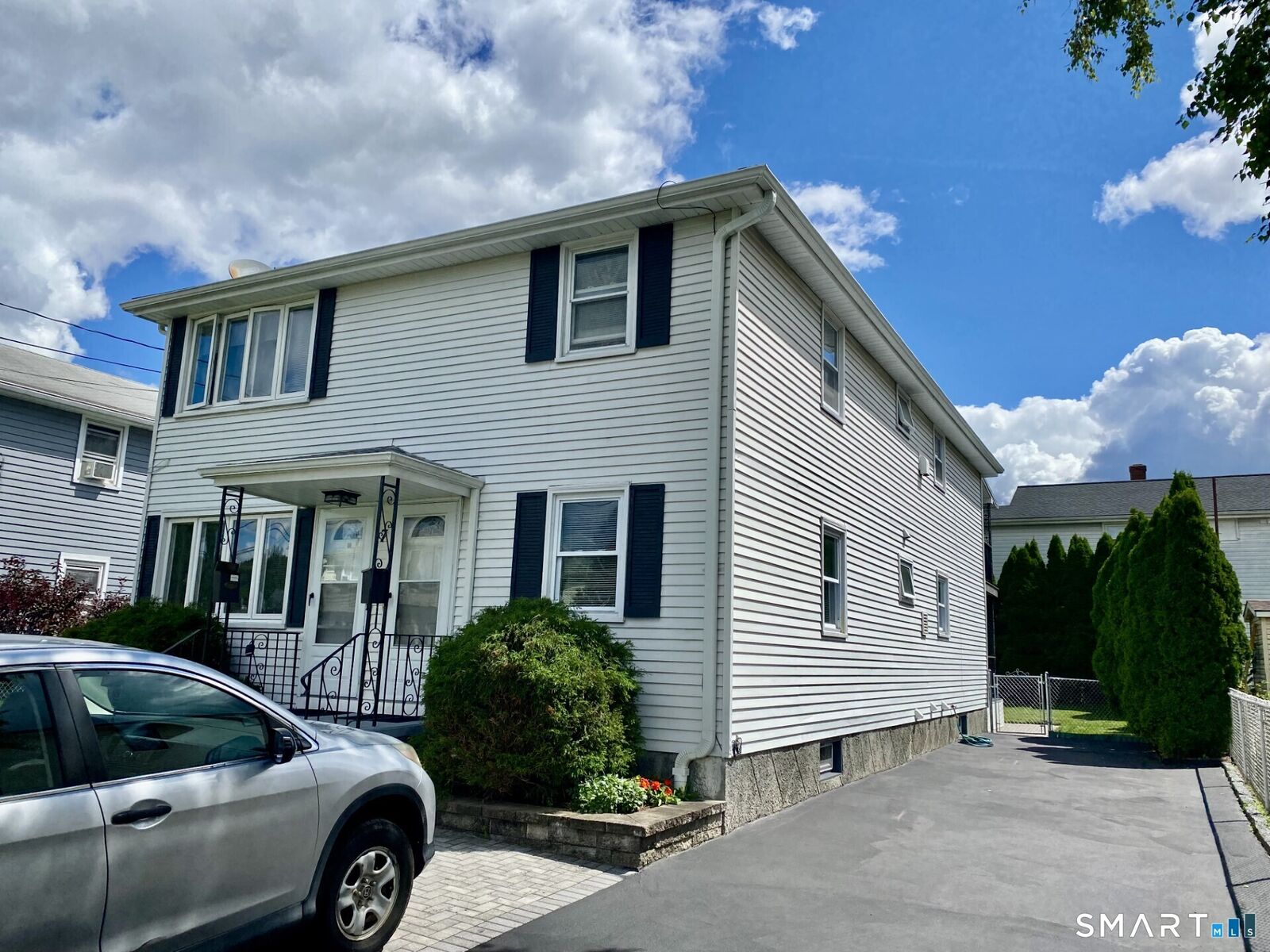 Property Photo:  7 Selander Street  CT 06053 