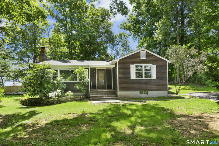 Property Photo:  27 Woodland Way  CT 06877 