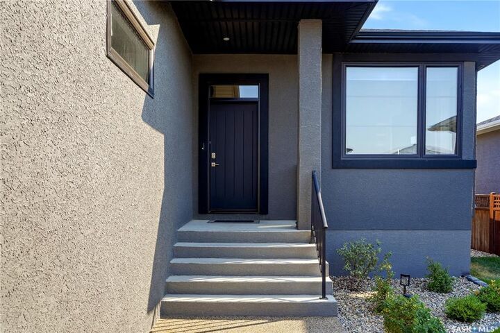 Property Photo:  127 Vestor Drive  SK S0G 3Z0 