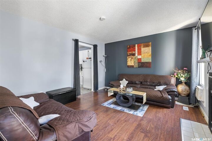 Property Photo:  139 Thomson Avenue  SK S4N 5L2 