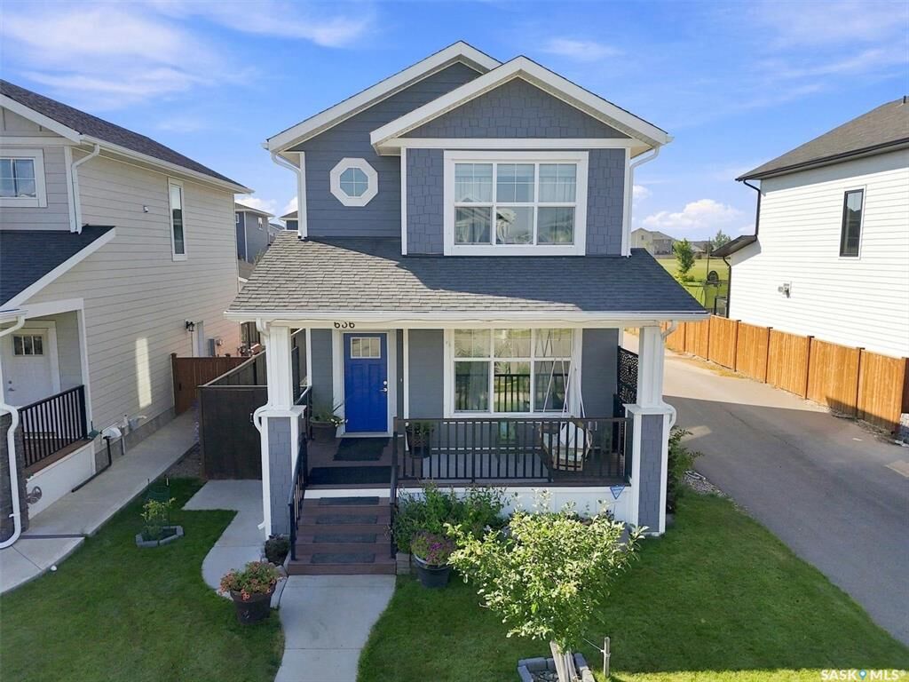 Property Photo: 636 Meadows Boulevard SK S7V 0M5