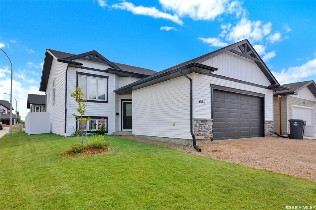 Property Photo:  500 Froese Street  SK S0K 4S3 