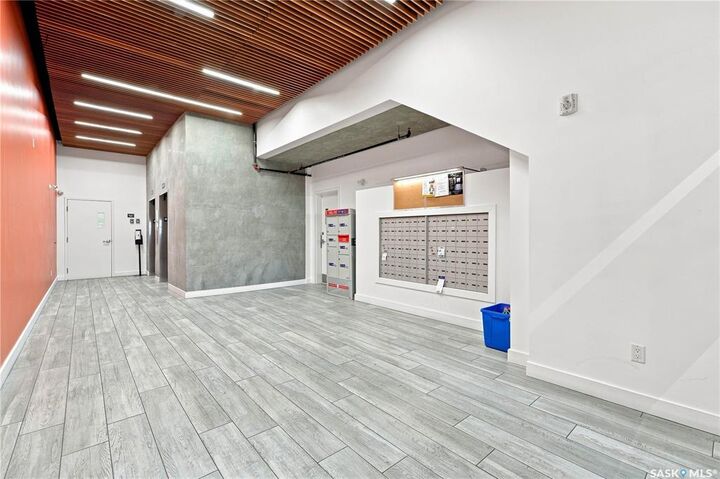 Property Photo: 404 C Avenue S 310 SK S7M 1N7