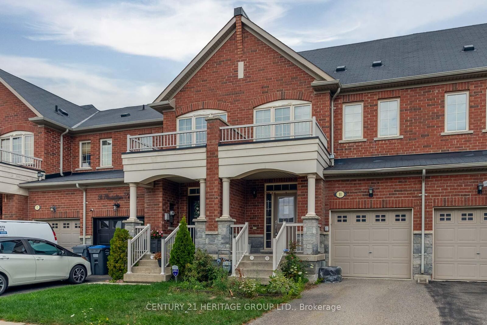 Property Photo: 11 Pendulum Circle ON L6R 3N5