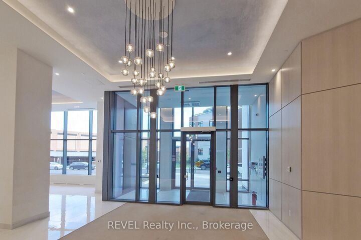 Property Photo: 1063 Douglas McCurdy Comm Circle 602 ON L5G 0C5