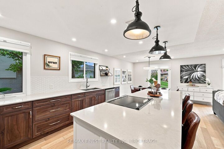 Property Photo: 907 Pembridge Crescent ON K7M 6C6