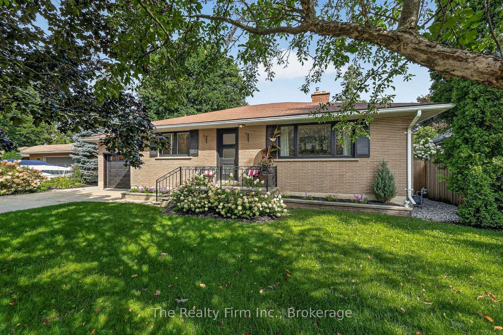 Property Photo:  288 Main Street W  ON N0J 1R0 