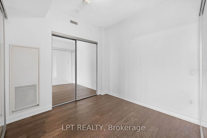 Property Photo:  20 O'Neill Road 536  ON M3C 0R2 