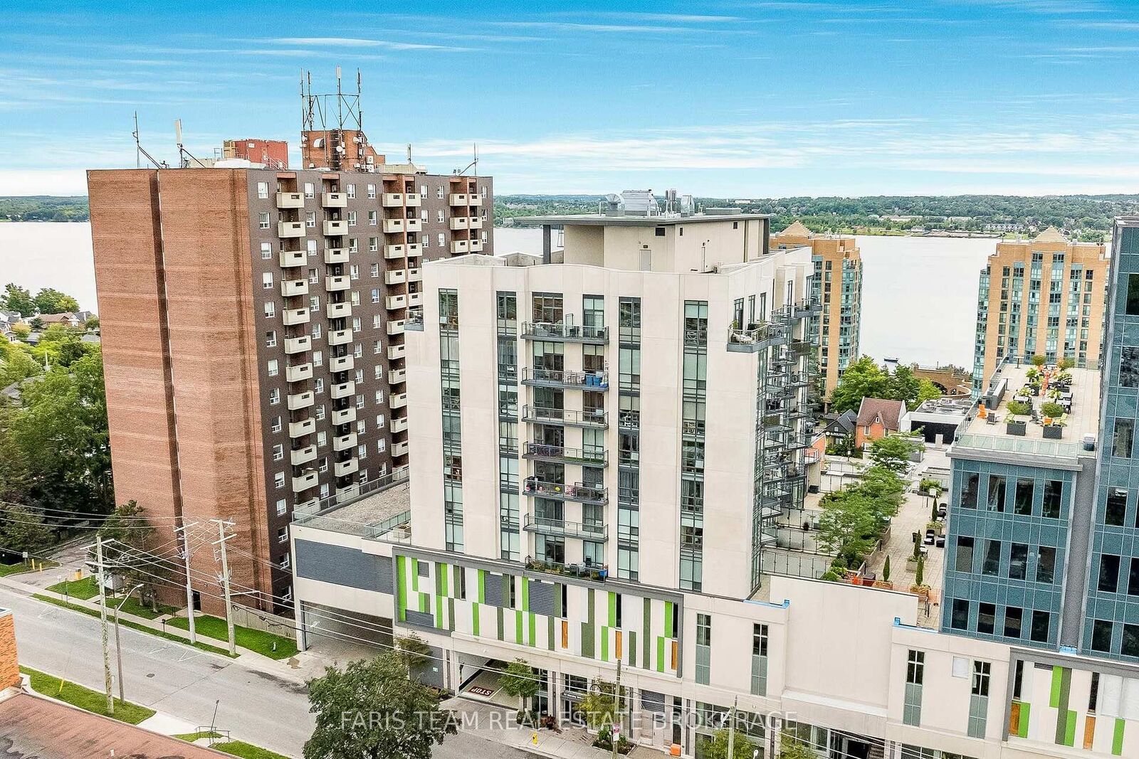 Property Photo: 111 Worsley Street Ph7 ON L4M 5R5