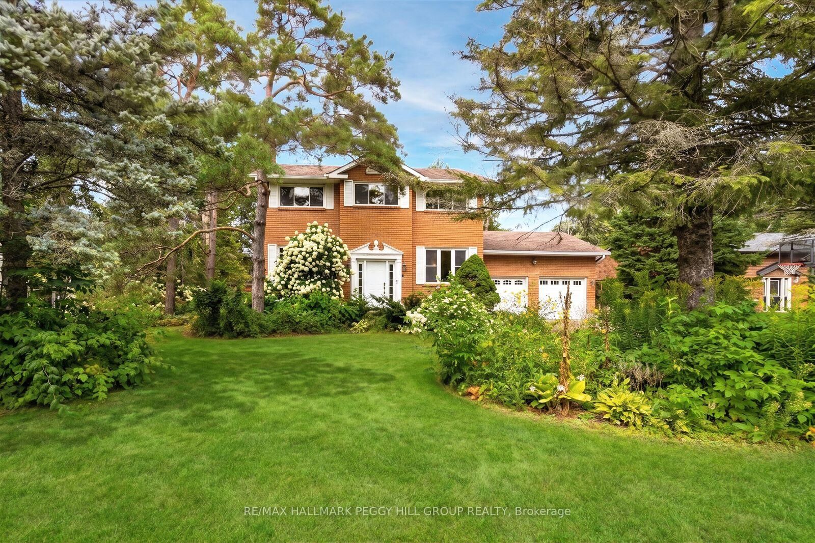Property Photo: 10 Rosewood Avenue ON L9X 0P5