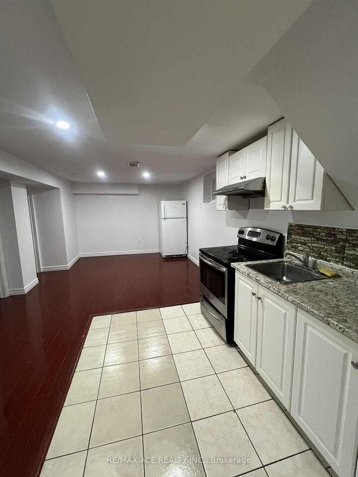 Property Photo:  137 Janray Drive Bsmt  ON M1G 1Y8 