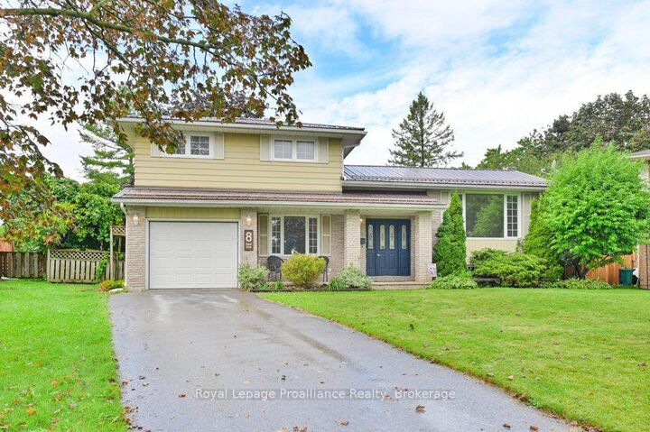 Property Photo:  8 Panter Circle  ON K8P 4S7 