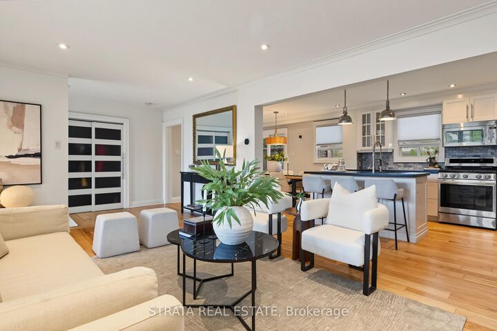 Property Photo: 36 Hawthorne Road ON M9R 1P3