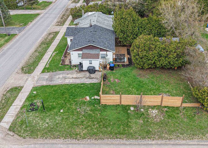Property Photo: 817 Eighth Avenue ON L0K 1R0