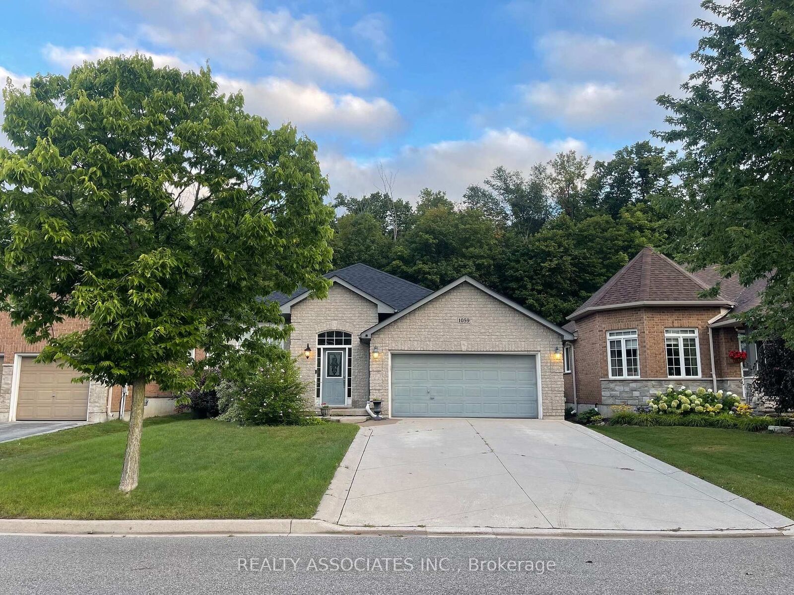 Property Photo:  1059 Nantyr Drive  ON L9S 0A8 