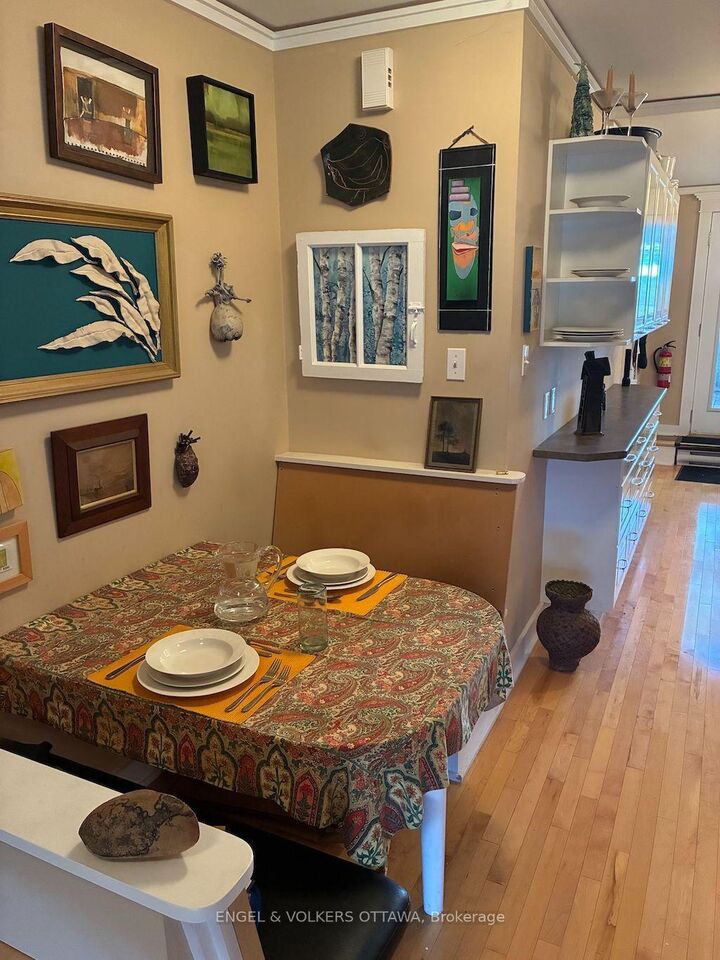 Property Photo:  190 James Street  ON K1R 5M7 