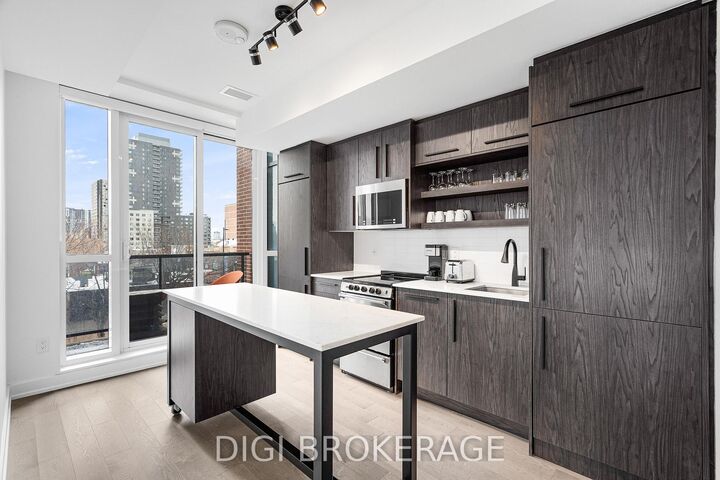 Property Photo:  560 Rideau Street 1303  ON K1N 5Z8 
