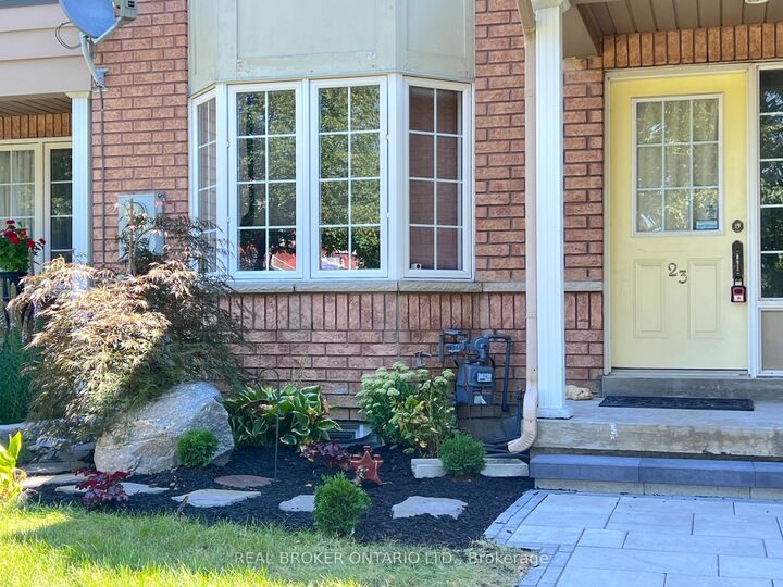Property Photo: 23 Piera Gardens ON L3R 5G8