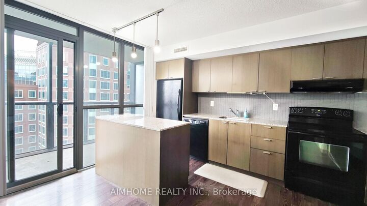 Property Photo: 110 Charles Street E 1510 ON M4Y 1T5