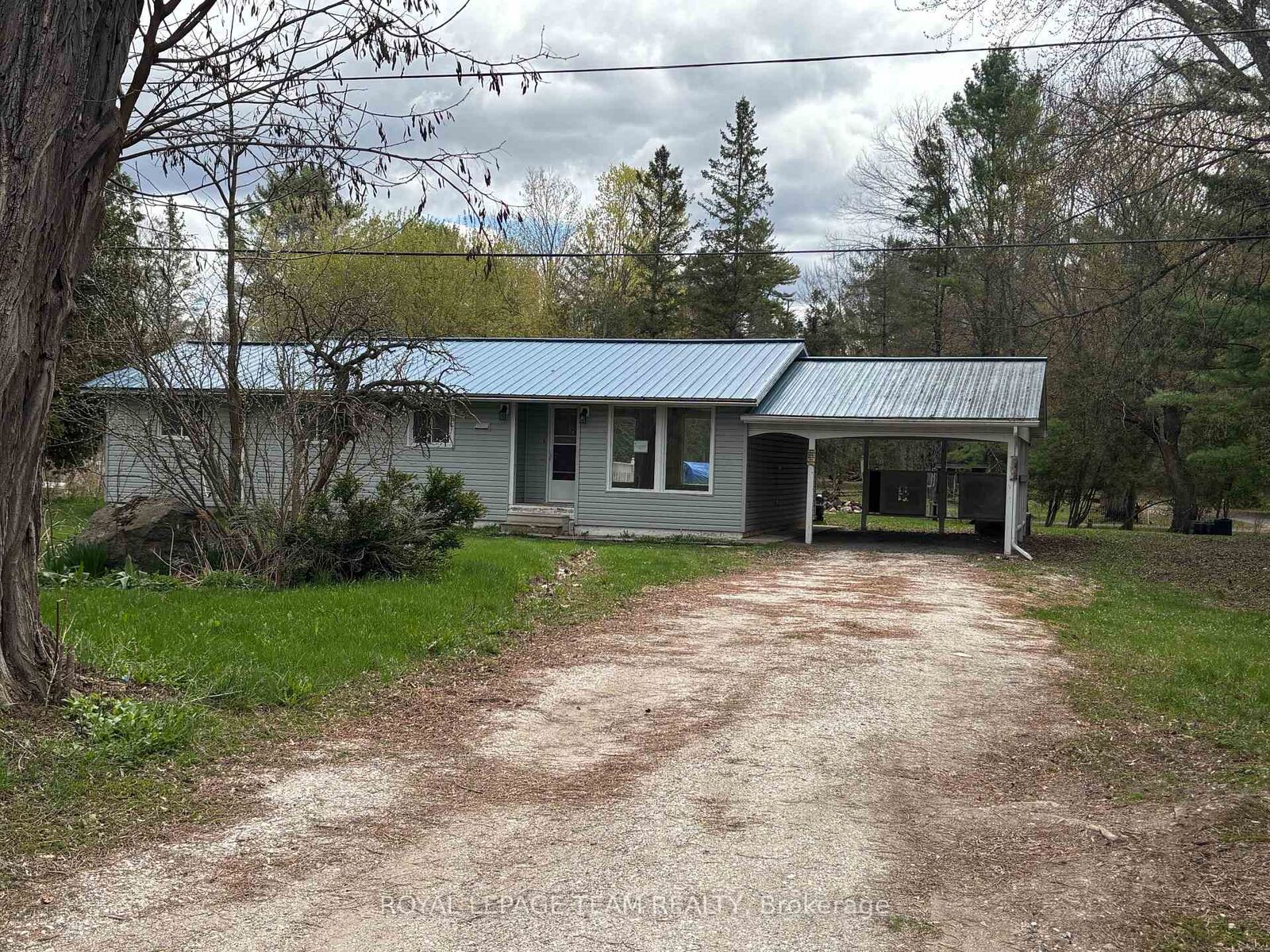 Property Photo:  180 Innisville Road S Road E  ON K7C 4L1 