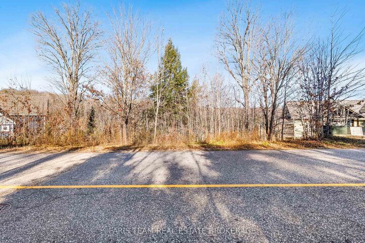 Photo de la propriété:  19 Deerhurst Highlands Drive  ON P1H 1B1 