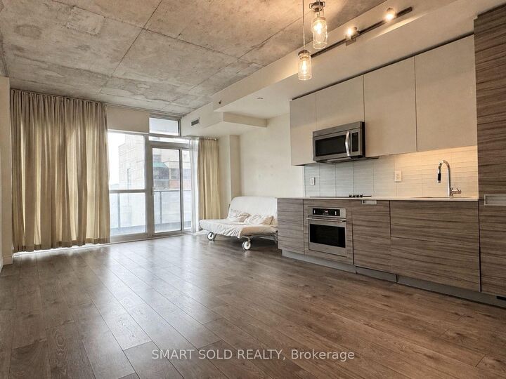 Property Photo: 210 Simcoe Street 1007 ON M5T 0A9