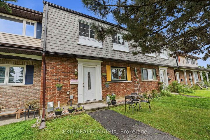 Property Photo: 1661 Heron Road 3 ON K1V 6A3