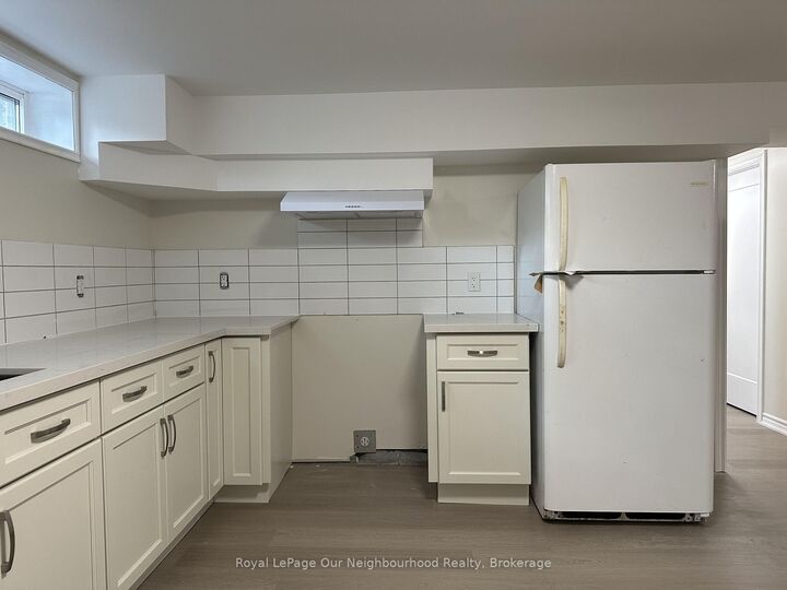 Property Photo:  122 Sanderling Crescent Bsmt  ON K9V 4V2 