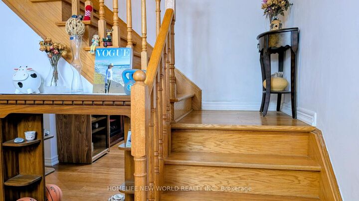 Property Photo:  100 Castle Park Boulevard  ON L4H 2R7 