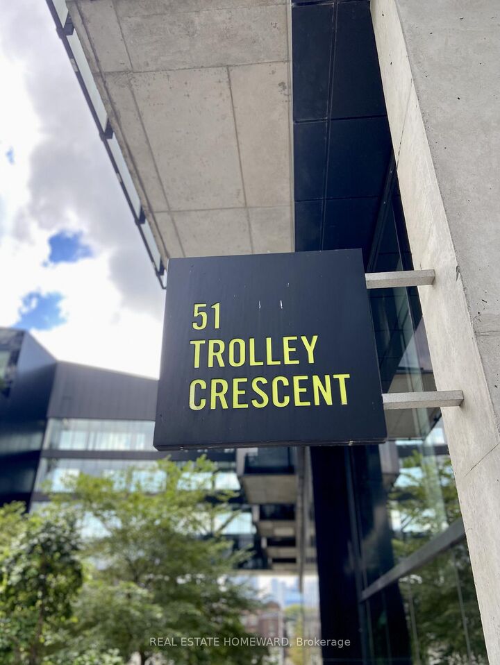 Property Photo: 51 Trolley Crescent 817 ON M5A 0E9