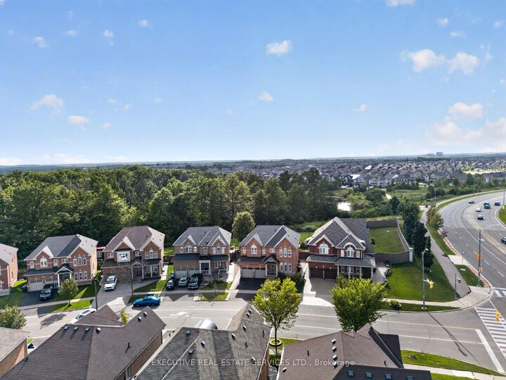 Property Photo:  4 Teal Crest Circle Upper  ON L6X 2Z6 
