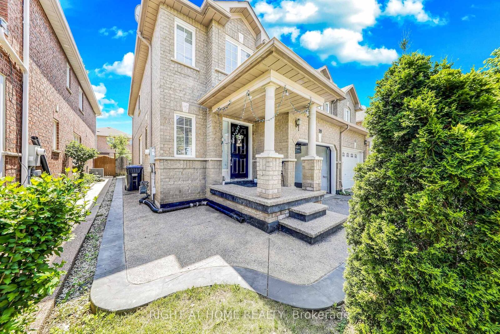 Property Photo: 28 Cedarvalley Boulevard ON L7A 2C2