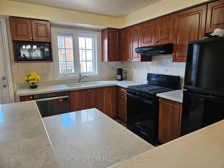 Property Photo:  2532 Bur Oak Avenue  ON L6B 1H2 