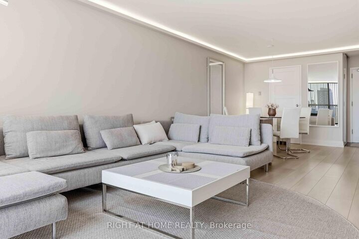 Property Photo:  25 Trailwood Drive 2407  ON L4Z 3K9 