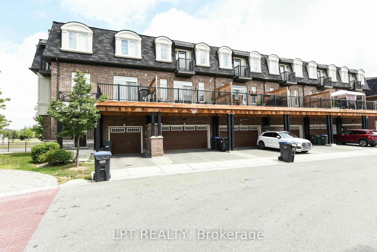 Property Photo: 17 Gilford Street ON L6X 0E4