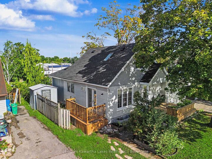 Property Photo: 811 Morphet Avenue ON K9J 2X7