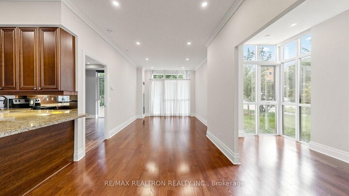 Property Photo:  39 Upper Duke Crescent 116C  ON L6G 0B8 
