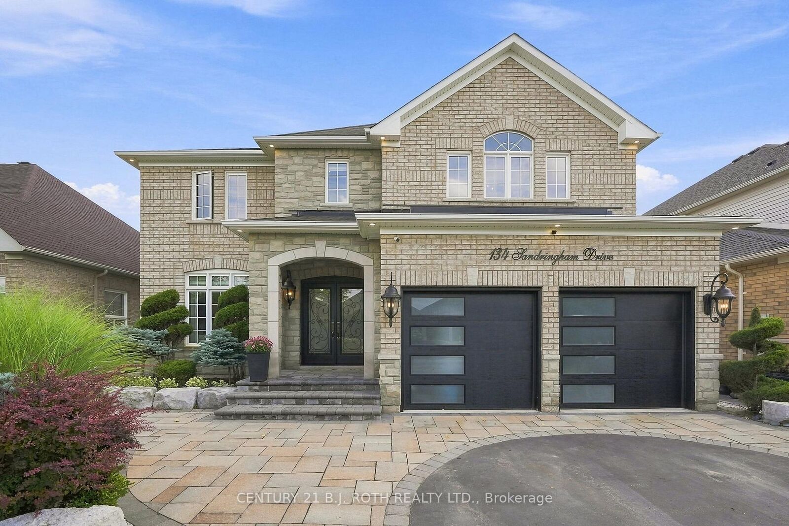 Property Photo: 134 Sandringham Drive ON L4M 0C9