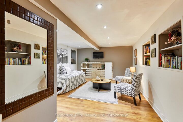 Property Photo:  19 Kenworthy Avenue  ON M1L 3B1 