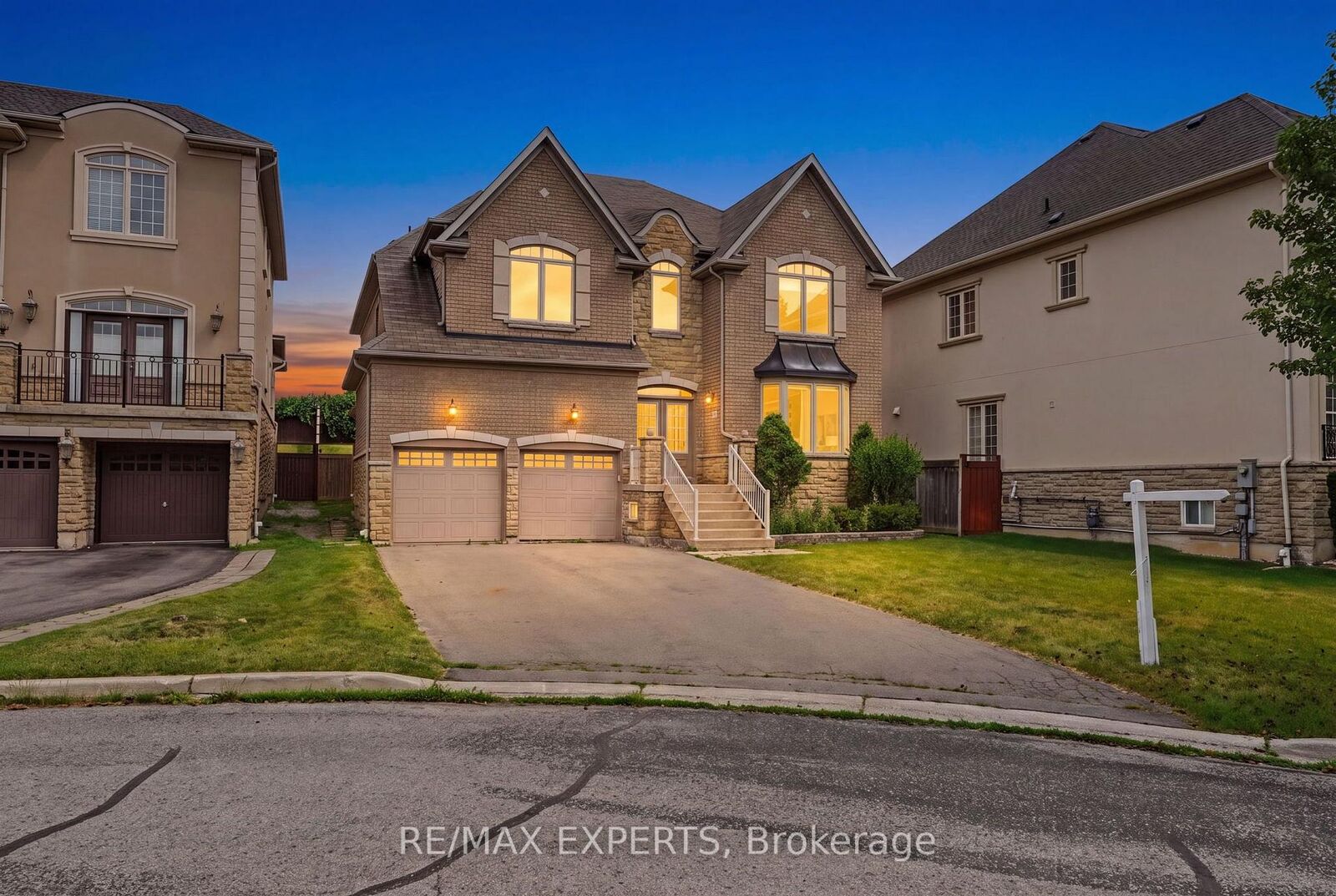 Property Photo: 12 Sweet Valerie Court ON L6A 0C6