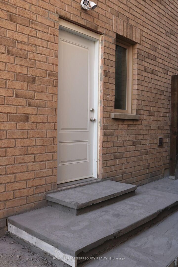 Property Photo: 131 Trammel Drive Bsmt Room 2 ON L4H 0W2