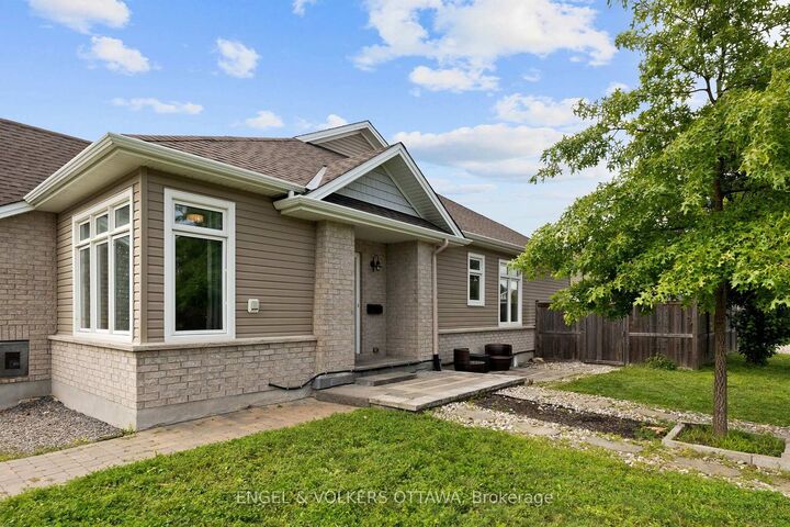 Property Photo: 538 Silverbell Crescent ON K1T 0P1