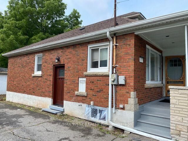 Property Photo:  6722 Dunn Street Upper  ON L2G 2R1 