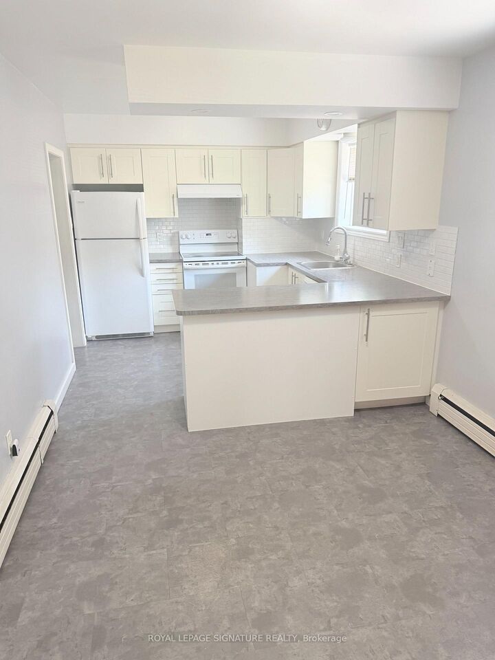 Property Photo:  1467A Birchmount Road  ON M1P 2G4 