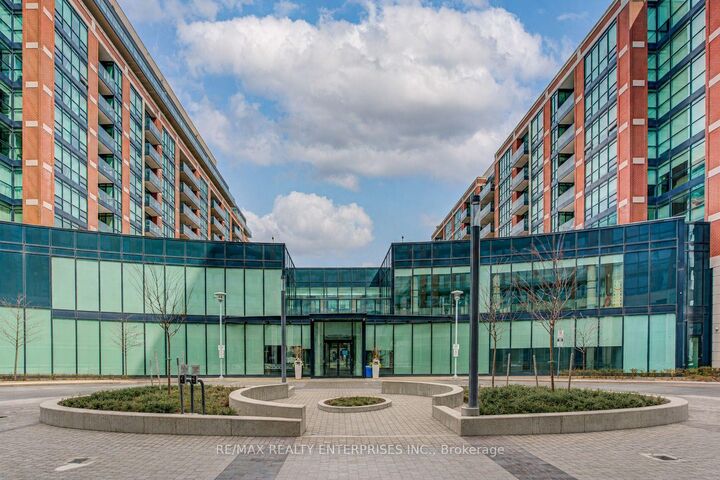 Property Photo: 525 Wilson Avenue 1015 ON M3H 0A7