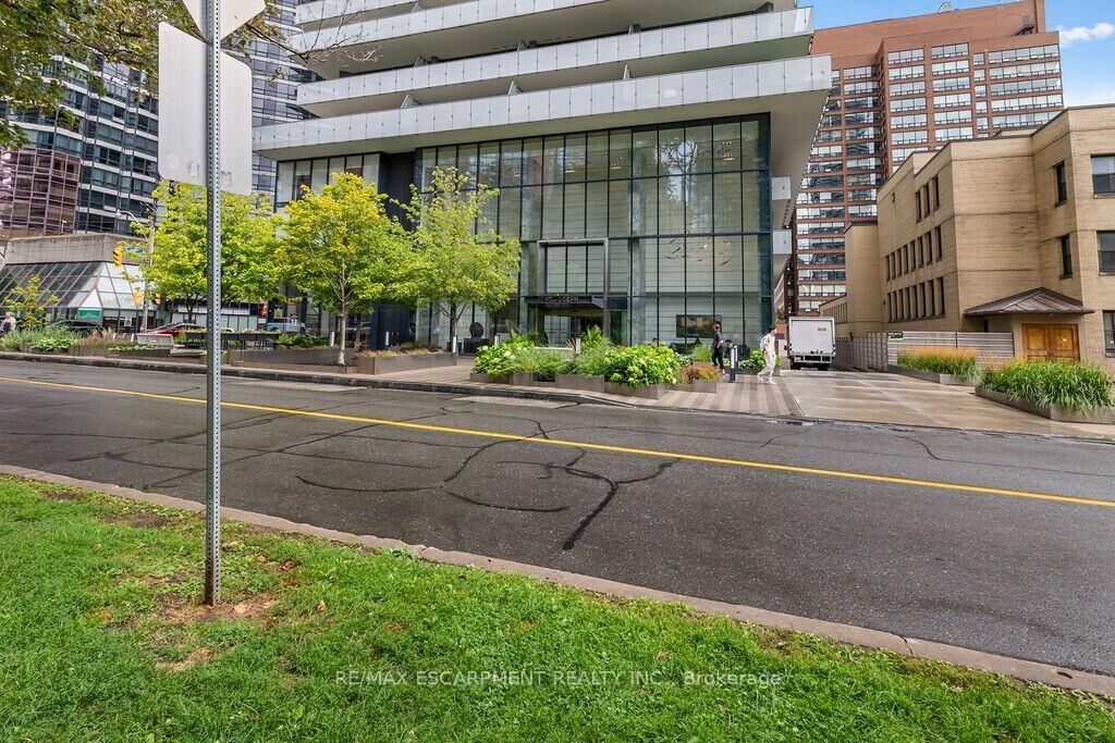 Property Photo: 57 St Joseph Street 206 ON M5S 0C5