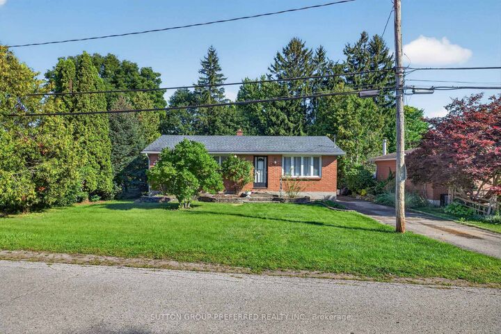 Property Photo:  98 Queen Street  ON N0L 1G2 