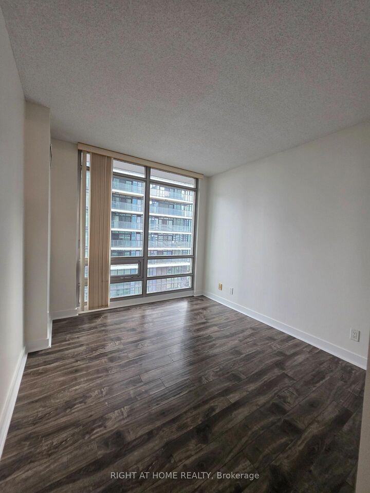 Property Photo:  81 Navy Wharf Court 2108  ON M5V 3S2 